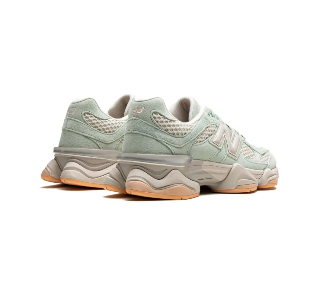 New Balance
90/60 "The Whitaker Group - Missing Pieces - Moss Green" sneakers