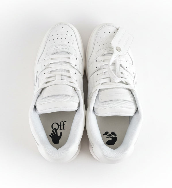 Off-White Out of Office OO'SNEAKERS....