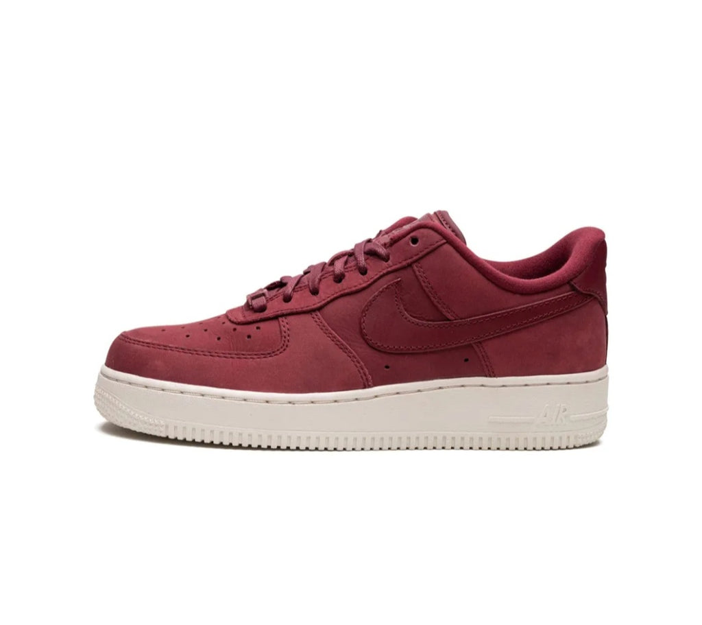 AIR FORCE 1 LOW SNEAKERS