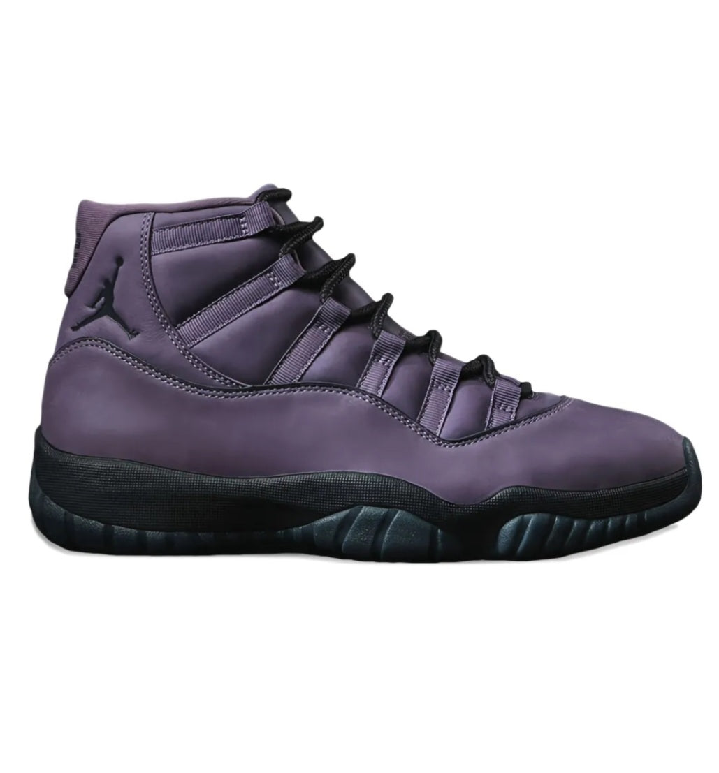 Air Jordan 11 Mojave high-top sneakers