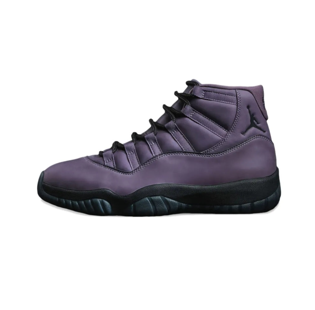Air Jordan 11 Mojave high-top sneakers