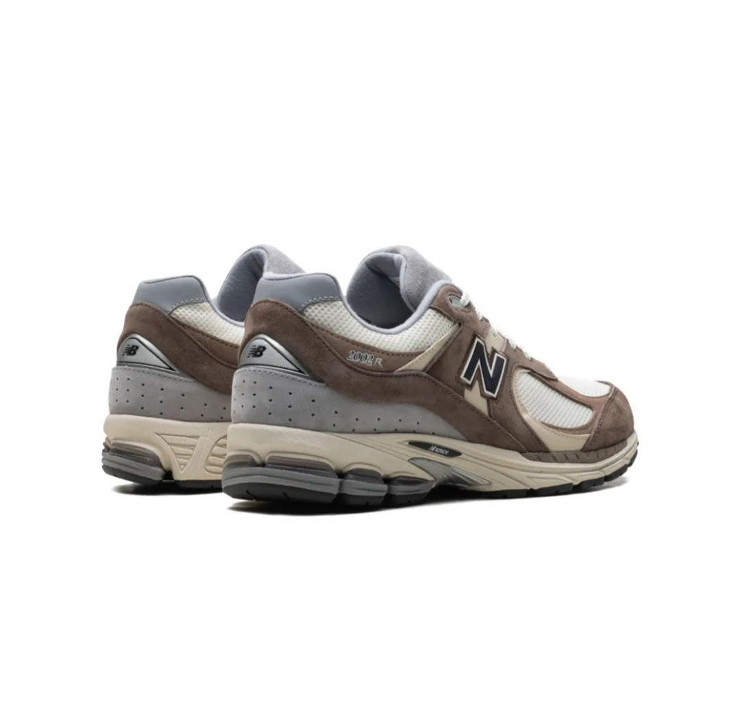 New Balance
2002R suede sneakers