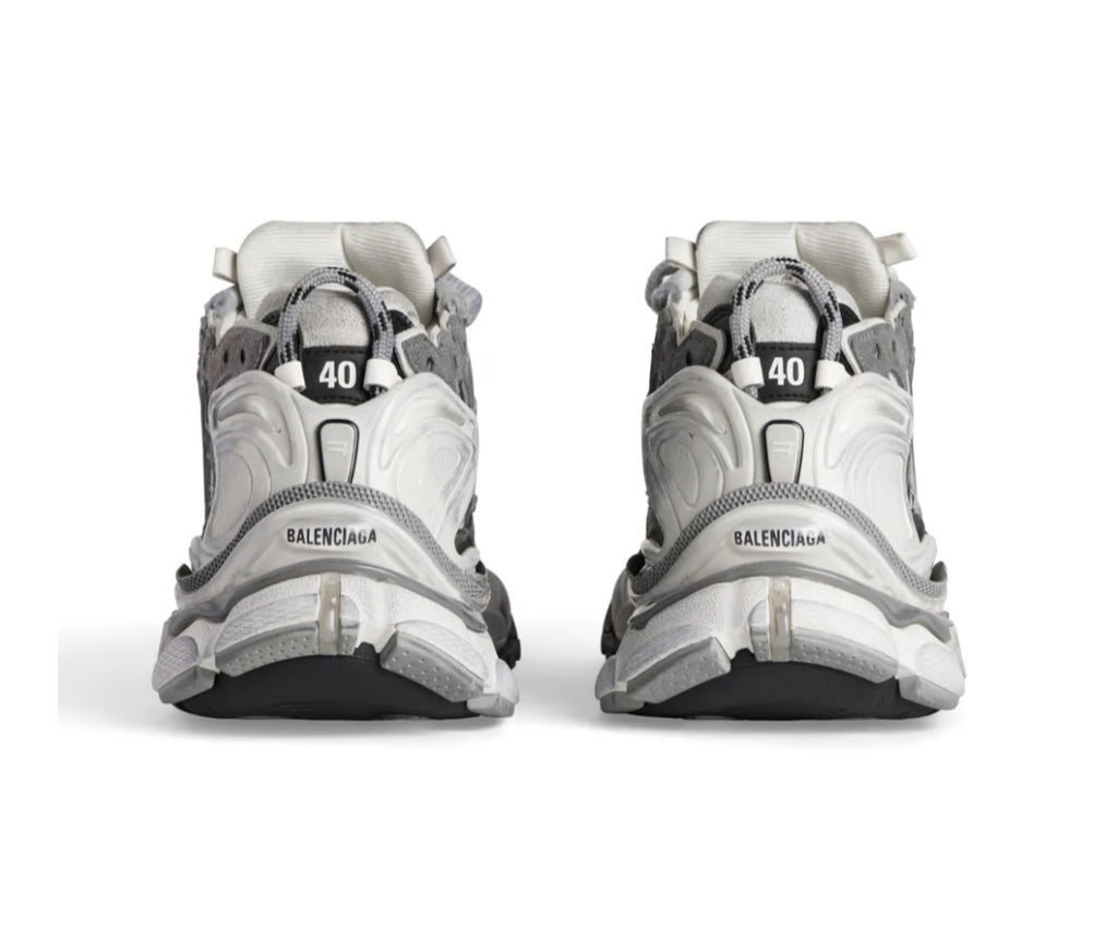 Balenciaga

Runner sneakers with panels