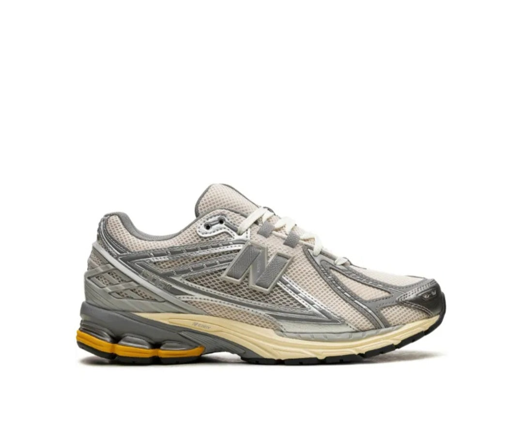 1906R PANELLED Highlights Silver-tone/yellow "sneakers