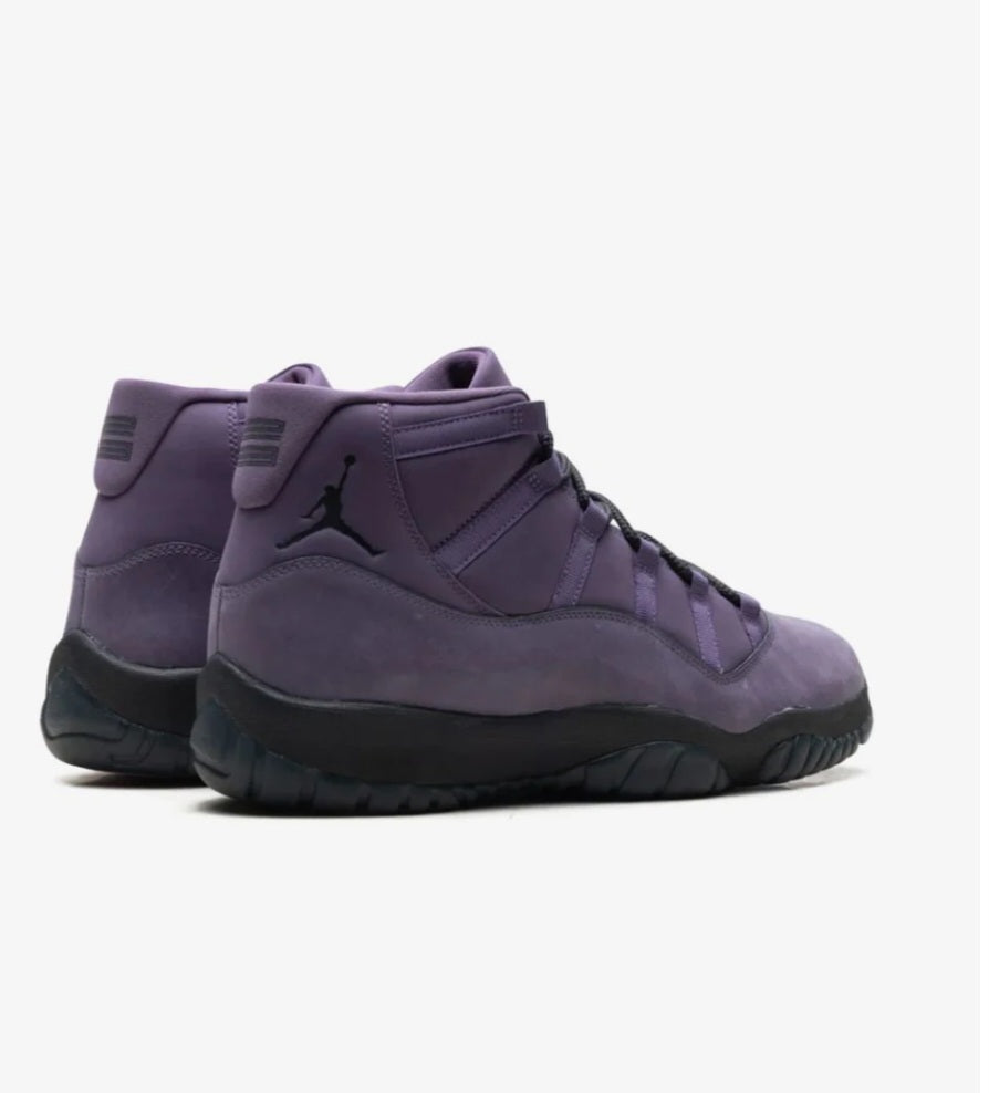 Air Jordan 11 Mojave high-top sneakers