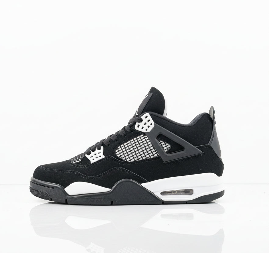 AIR JORDAN 4 RETRO WHITE THUNDER,,,