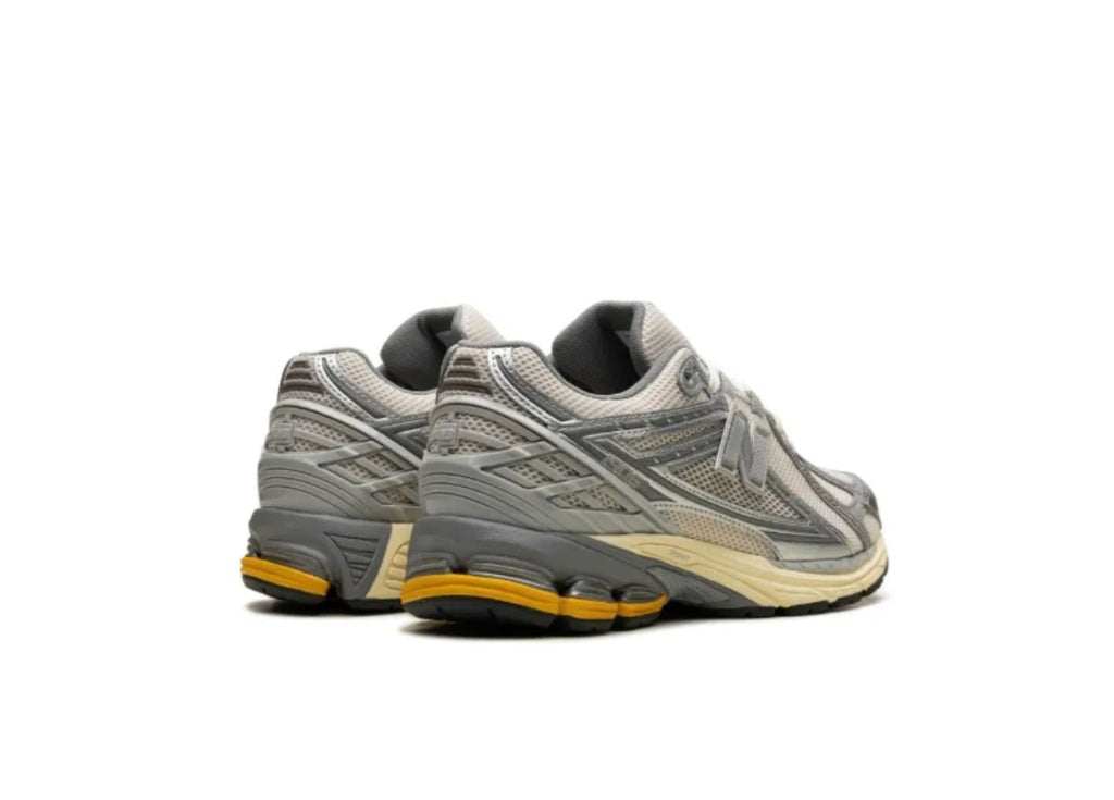 1906R PANELLED Highlights Silver-tone/yellow "sneakers