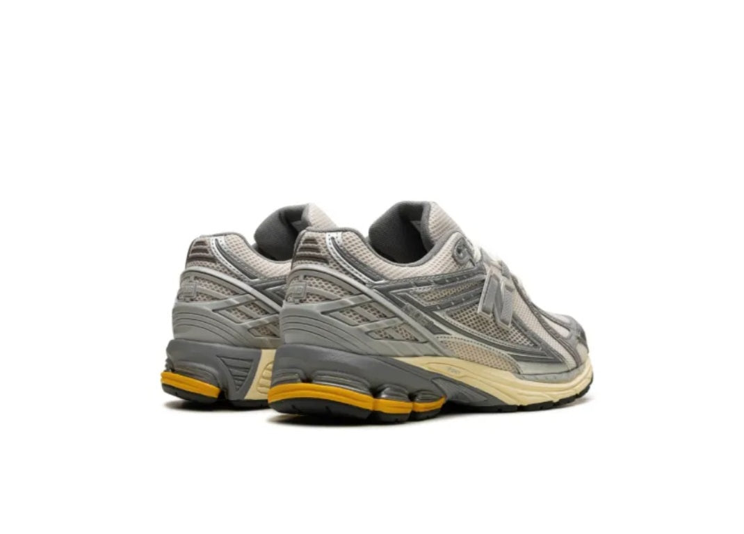 1906R PANELLED Highlights Silver-tone/yellow "sneakers
