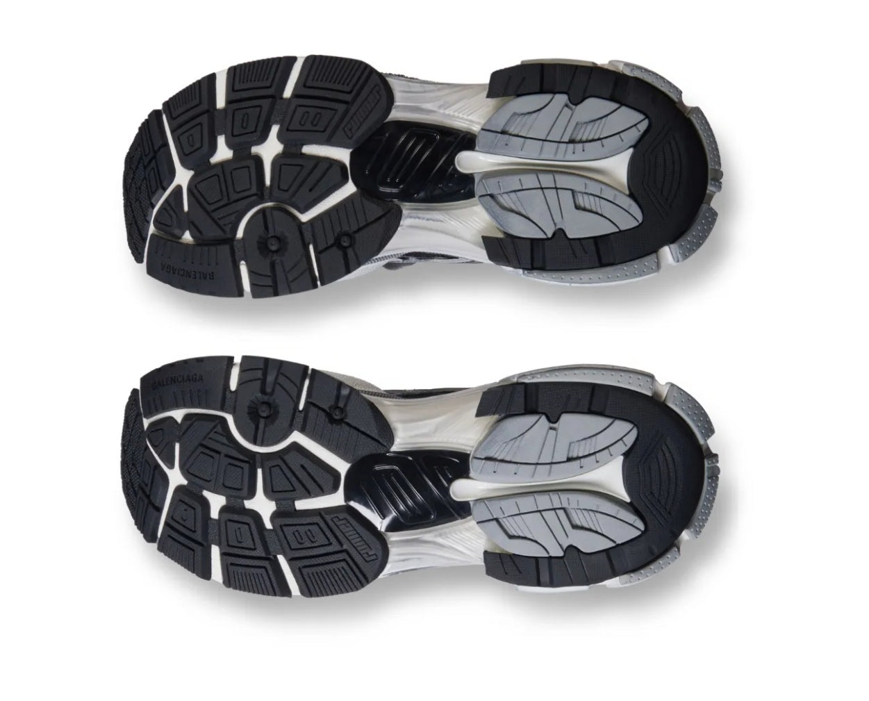 Balenciaga

Runner sneakers with panels