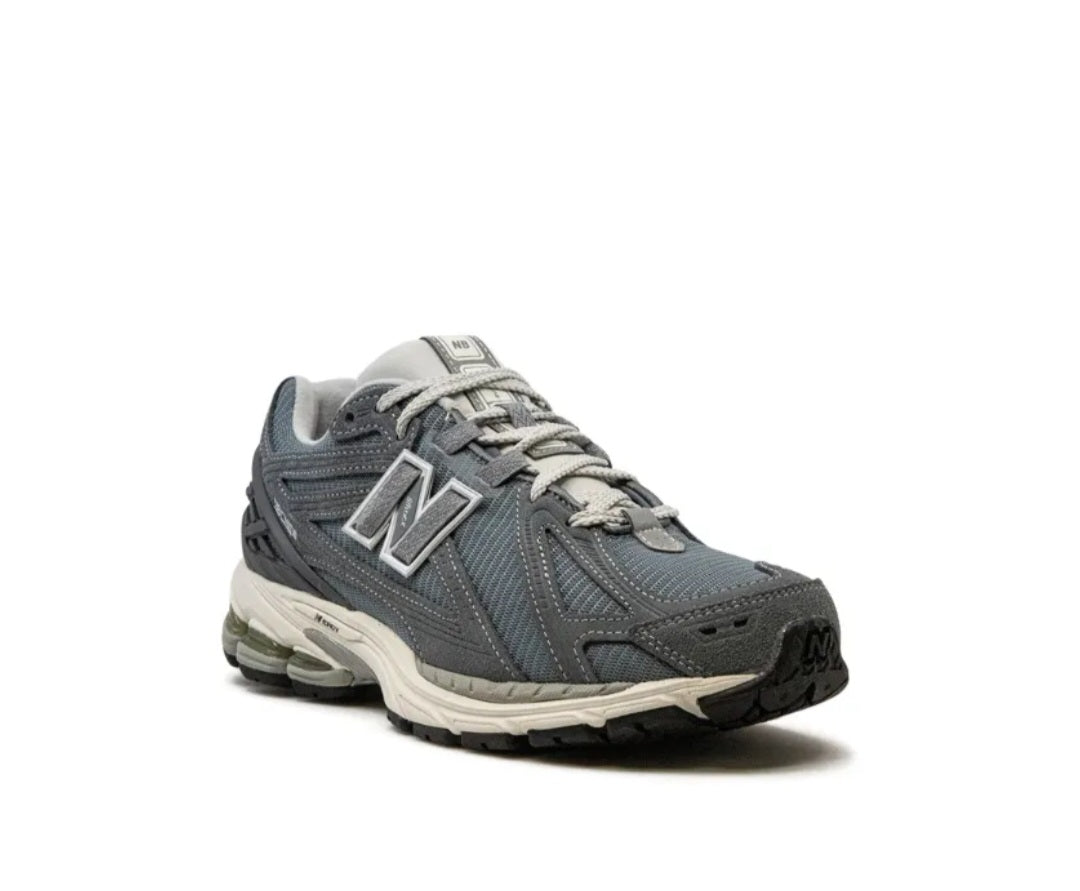 1906R LOW TOP  SNEAKERS