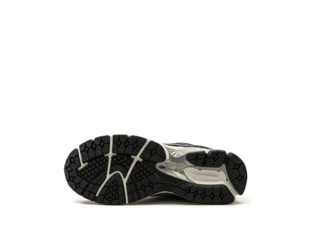 1906R LOW TOP  SNEAKERS