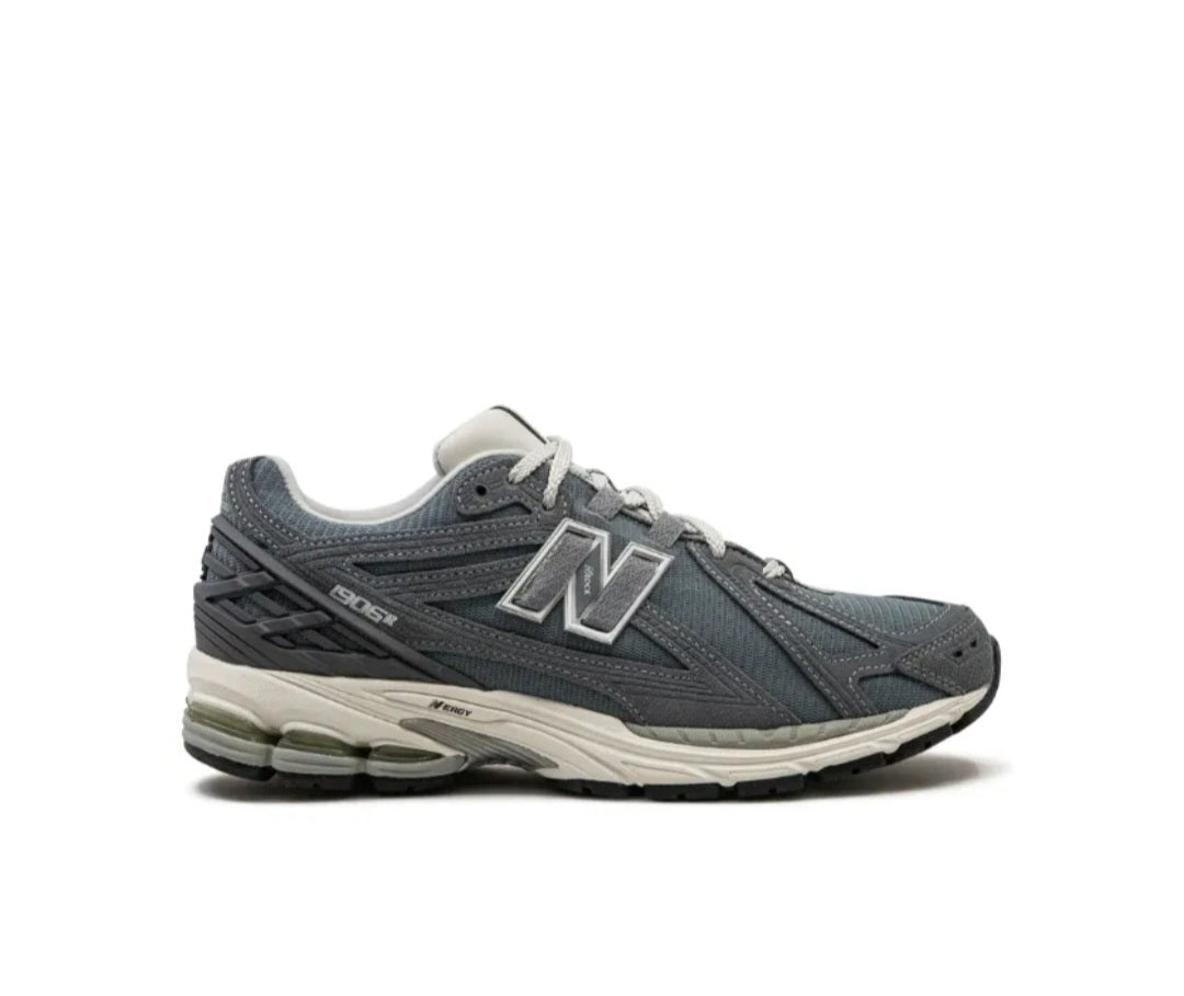 1906R LOW TOP  SNEAKERS