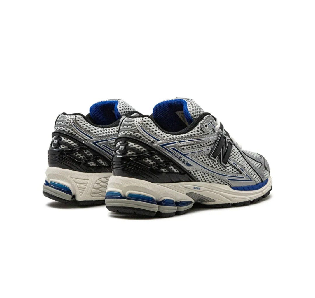 New Balance
1906R low-top sneakers